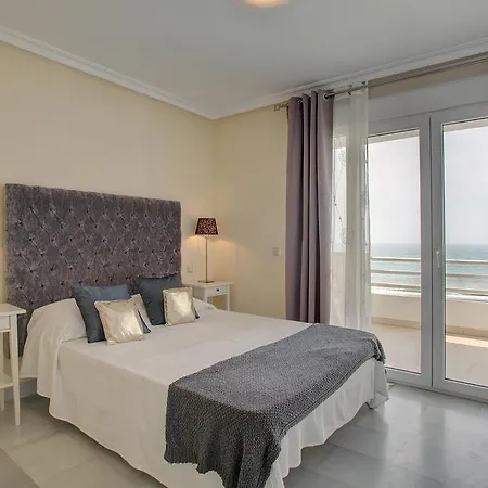 Ferienhaus Beachfront Townhouse Costa Del Sol *